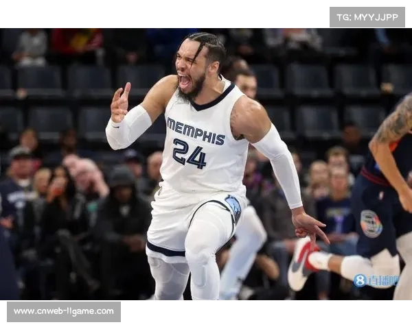 芬奇不满判罚连吃两T遭驱逐，森林狼助教试图安抚未果